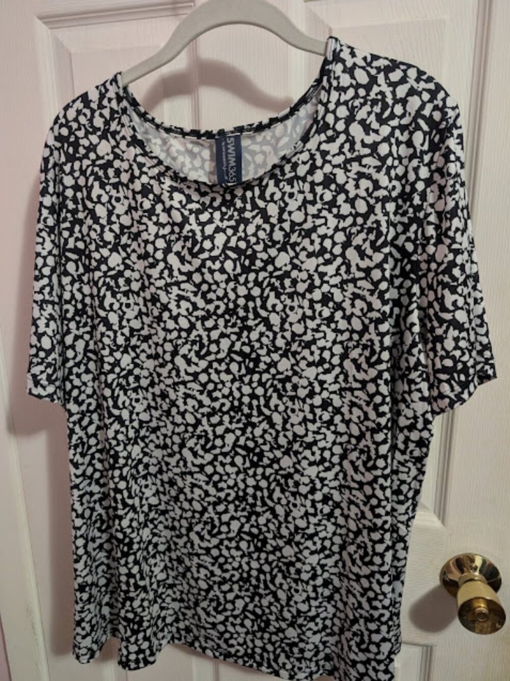 Chlorine-Resistant Crewneck Relaxed-Fit Swim Tee Swim 365 size XXL.